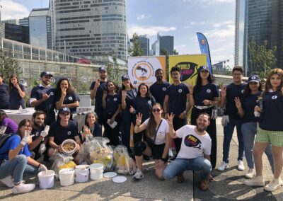 Ramassage de mégots à la Défense